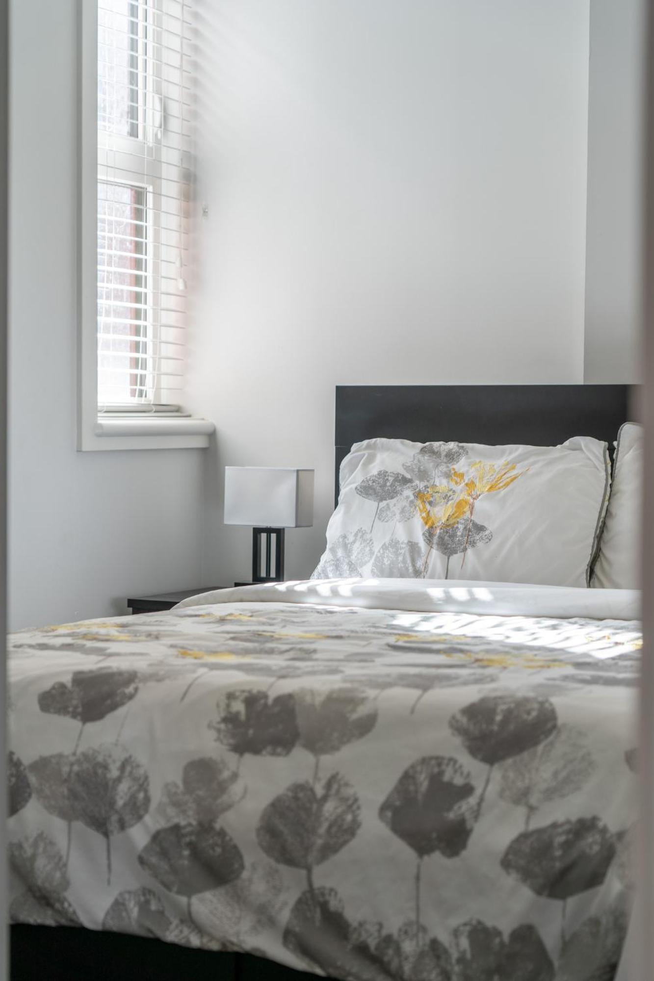 Ferienwohnung Element On First By Manna YYC Zimmer foto